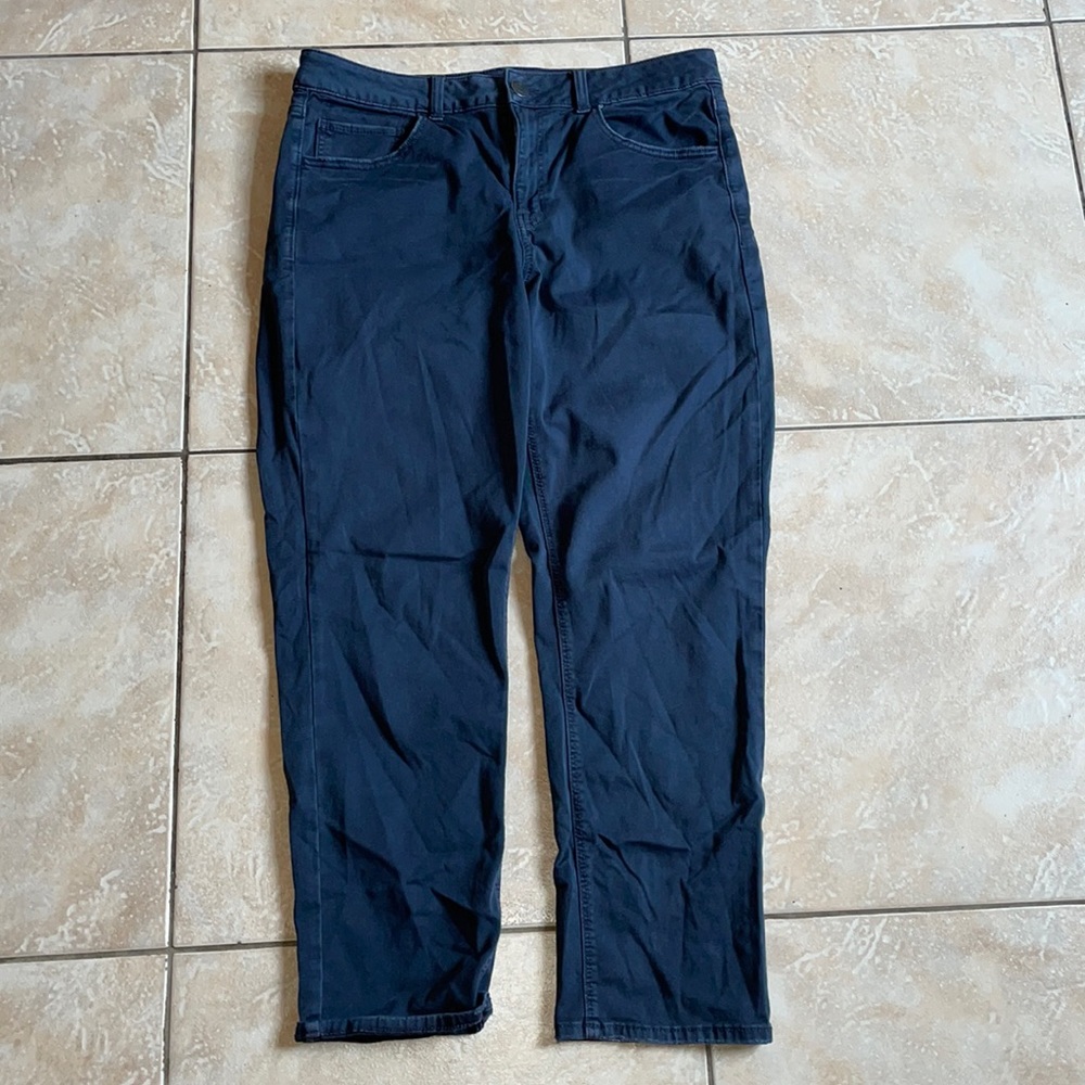 Navy American Eagle Tomgirl stretch jeans.